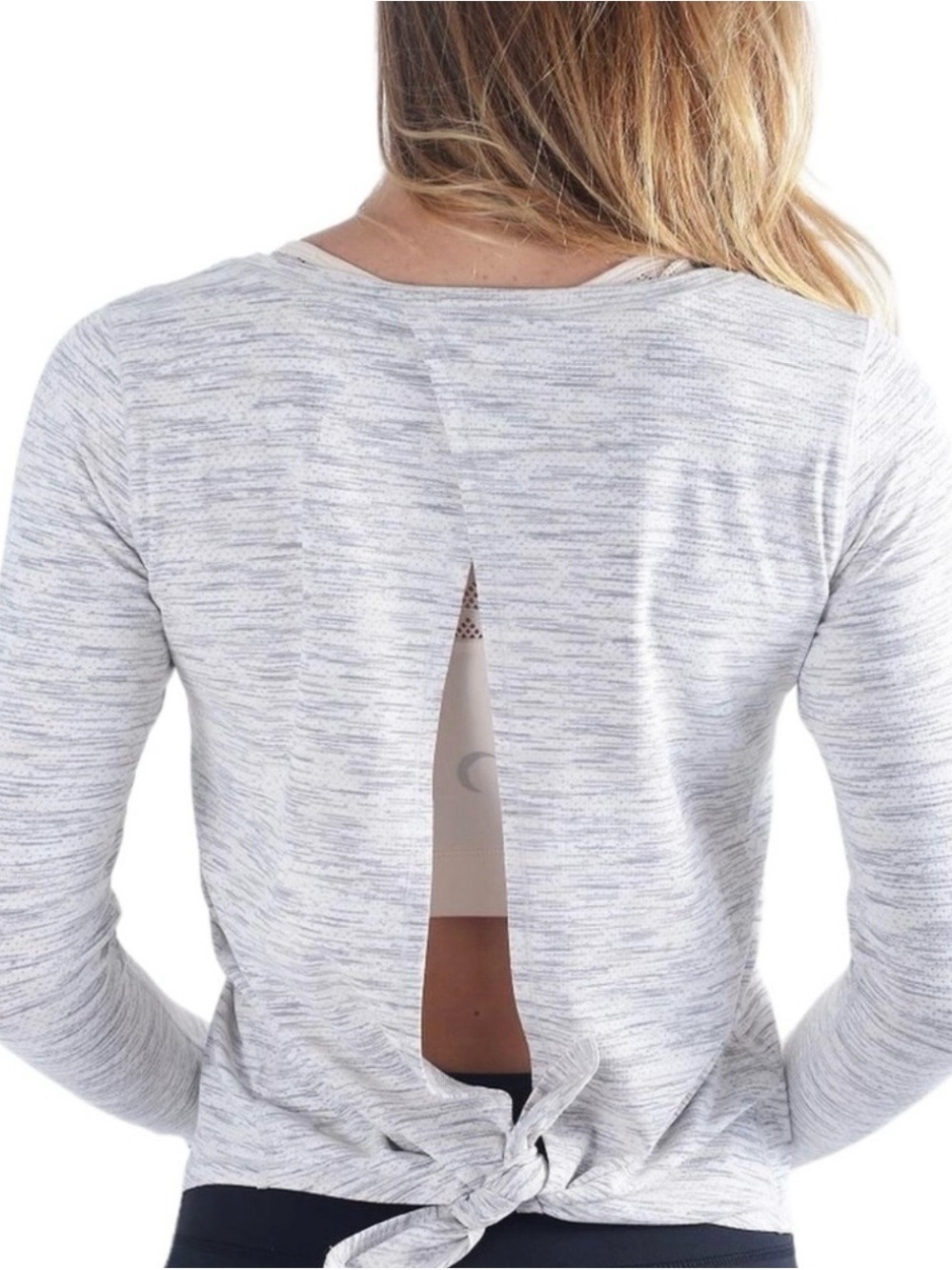 ZYIA: Ash Split Back Long Sleeve
Athletic Shirt - Size Medium - Picture 2 of 10
